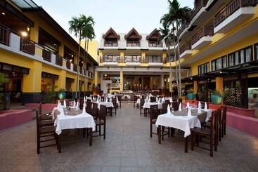 酒店 Woraburi Phuket Resort & Spa   Sha Plus