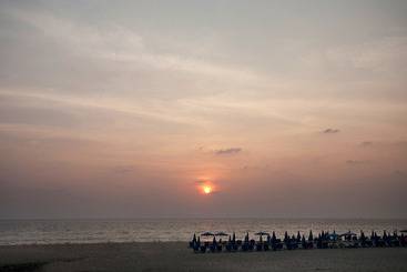 酒店 Woraburi Phuket Resort & Spa   Sha Plus