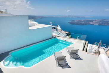 Pearl On The Cliff Hotel & Suites By Pearl Hotel Collection