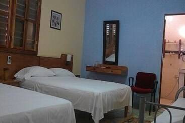آپارتمان Hostal San Fernando