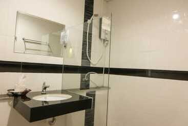 هتل The Premium Residence