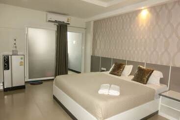 هتل The Premium Residence