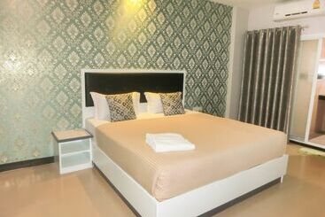 هتل The Premium Residence