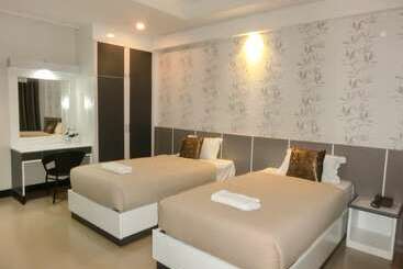 هتل The Premium Residence