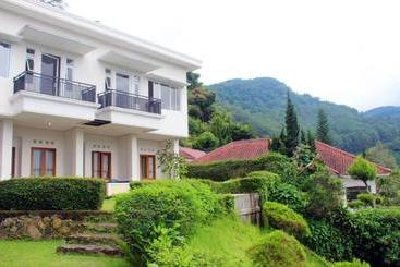 Otel Villa Resort Puncak Khansa River View