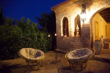 تختخواب و صبحانه Casa Go'el