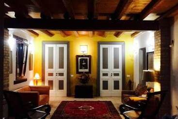 تختخواب و صبحانه Casa Go'el