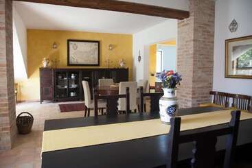 تختخواب و صبحانه Casa Go'el