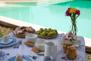 تختخواب و صبحانه Casa Go'el