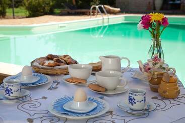 تختخواب و صبحانه Casa Go'el