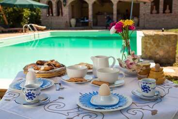 تختخواب و صبحانه Casa Go'el