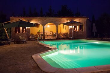 تختخواب و صبحانه Casa Go'el