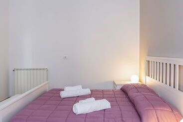 تختخواب و صبحانه Il Tari Apartment