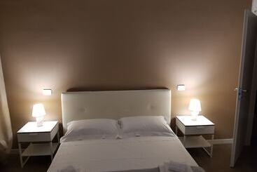 تختخواب و صبحانه Summer Rooms