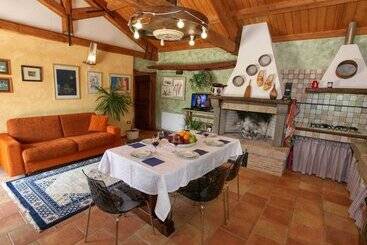 Detached House In Cagli With Swimming Pool And Garden