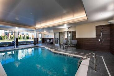 هتل Fairfield Inn & Suites By Marriott Dayton North