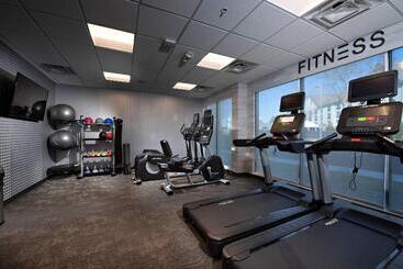 هتل Fairfield Inn & Suites By Marriott Dayton North