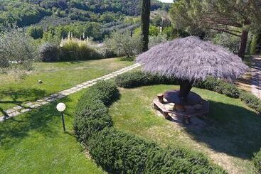 هتل روستایی Agriturismo Poggio Corbello
