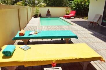 پانسیون Happy Days Guest House