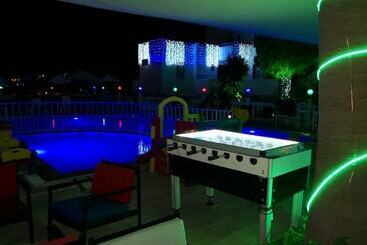 Roadhouse Boutik Otel