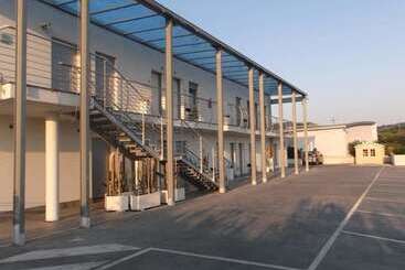مسافرخانه Bed & Business