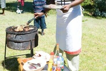 هتل Naro Moru River Lodge