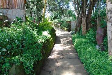 هتل Naro Moru River Lodge