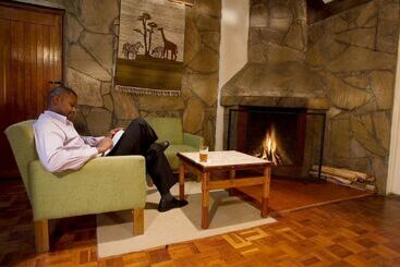هتل Naro Moru River Lodge