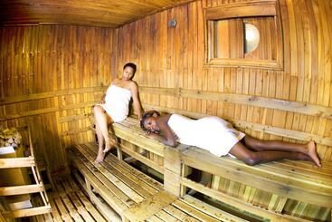 هتل Naro Moru River Lodge