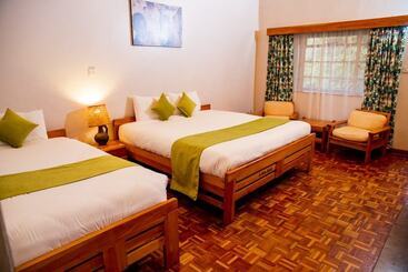 هتل Naro Moru River Lodge