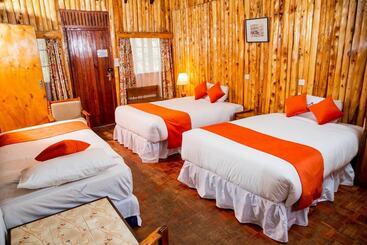هتل Naro Moru River Lodge