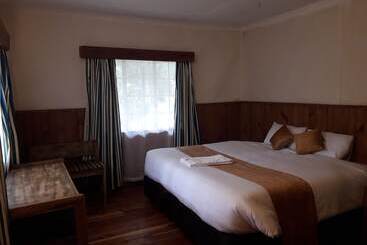 هتل Naro Moru River Lodge