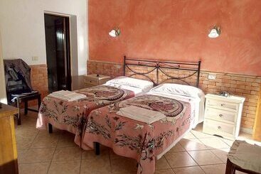 هتل روستایی Agriturismo Da Paola