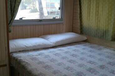 هتل Villaggio Camping Calapineta