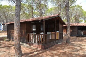 هتل Villaggio Camping Calapineta