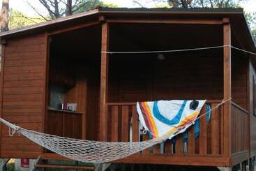 هتل Villaggio Camping Calapineta
