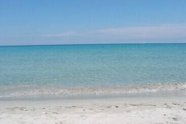 هتل Villaggio Camping Calapineta