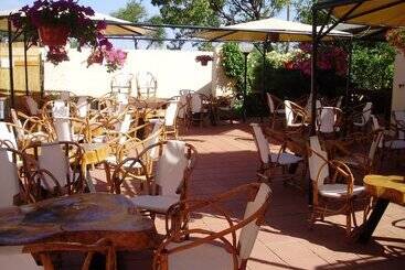 هتل Villaggio Camping Calapineta