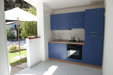 هتل Villaggio Residence Torre Saracena   Campsite
