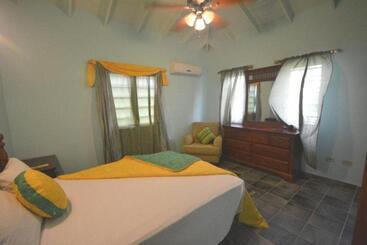 Lamblion Holiday Apartment