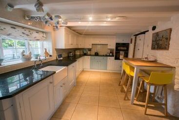 Mill Farm Croyde 4 Bedrooms Sleeps 9 Dog Friendly & Sauna