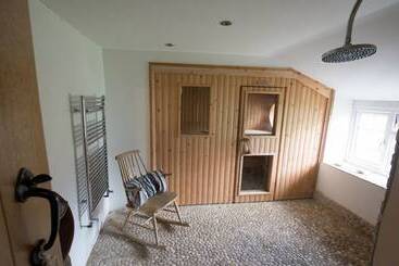 Mill Farm Croyde 4 Bedrooms Sleeps 9 Dog Friendly & Sauna
