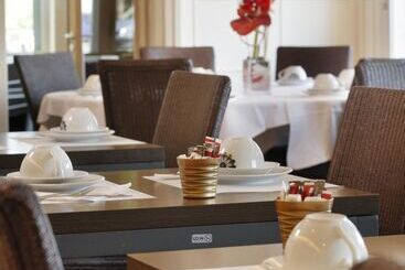 هتل Best Western Adagio Saumur