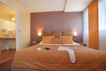 هتل Best Western Adagio Saumur