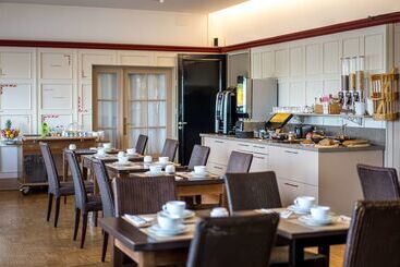 هتل Best Western Adagio Saumur