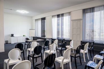 هتل Best Western Adagio Saumur