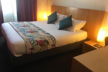هتل Best Western Adagio Saumur