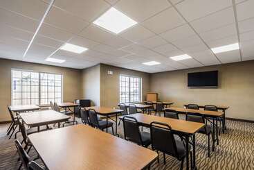 هتل Comfort Inn & Suites Dayton North