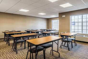 هتل Comfort Inn & Suites Dayton North