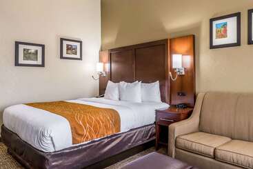 هتل Comfort Inn & Suites Dayton North